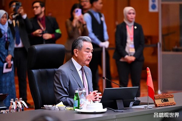 股票配资怎么个流程 强势“警告”东盟后, 王毅火速与两大邻国会面, 中国周边不能生乱